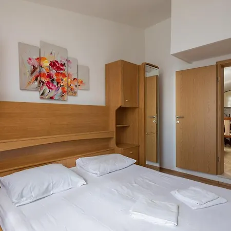 Adriatic Apartamento *